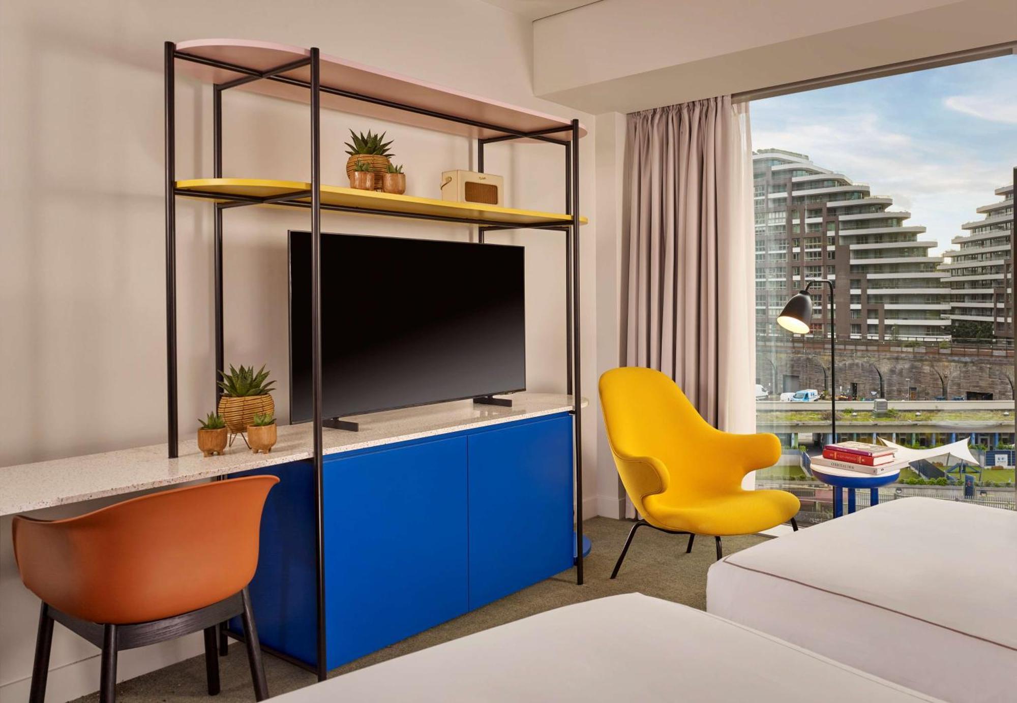 Art'Otel London Battersea Power Station, Powered By Radisson Hotels Екстер'єр фото A room at the hotel