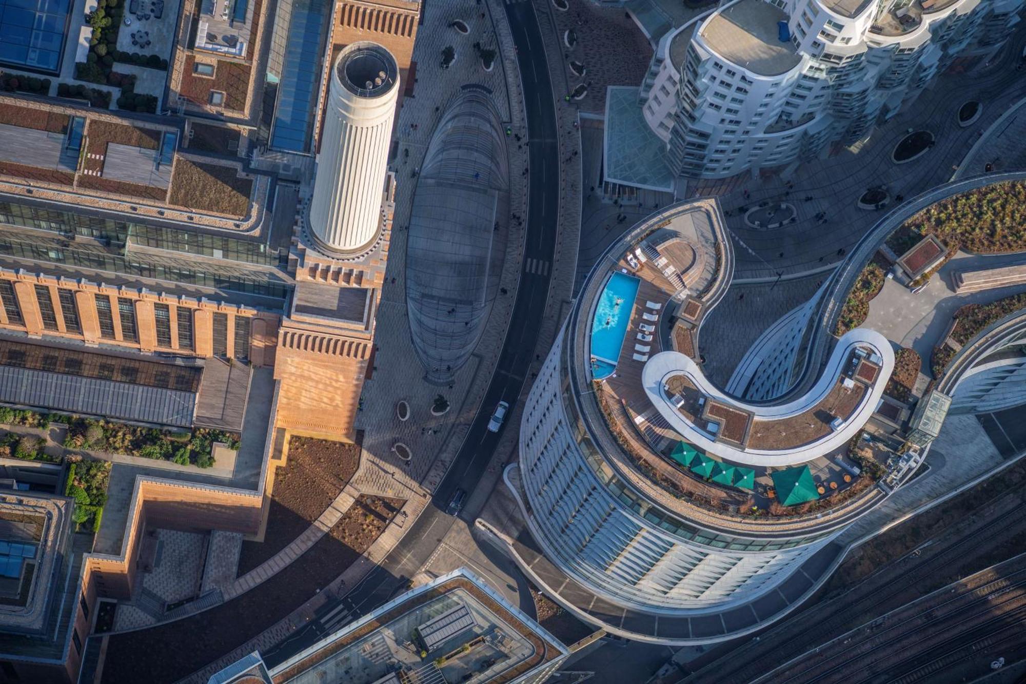 Art'Otel London Battersea Power Station, Powered By Radisson Hotels Екстер'єр фото Aerial view of the complex