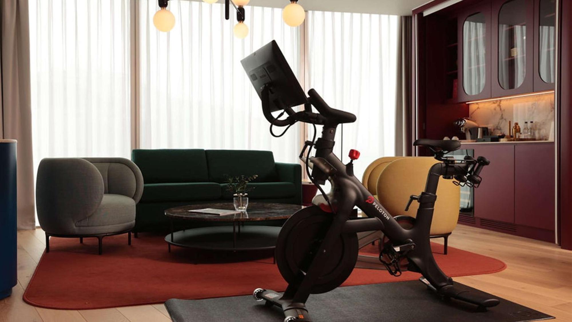 Art'Otel London Battersea Power Station, Powered By Radisson Hotels Екстер'єр фото Peloton stationary bike
