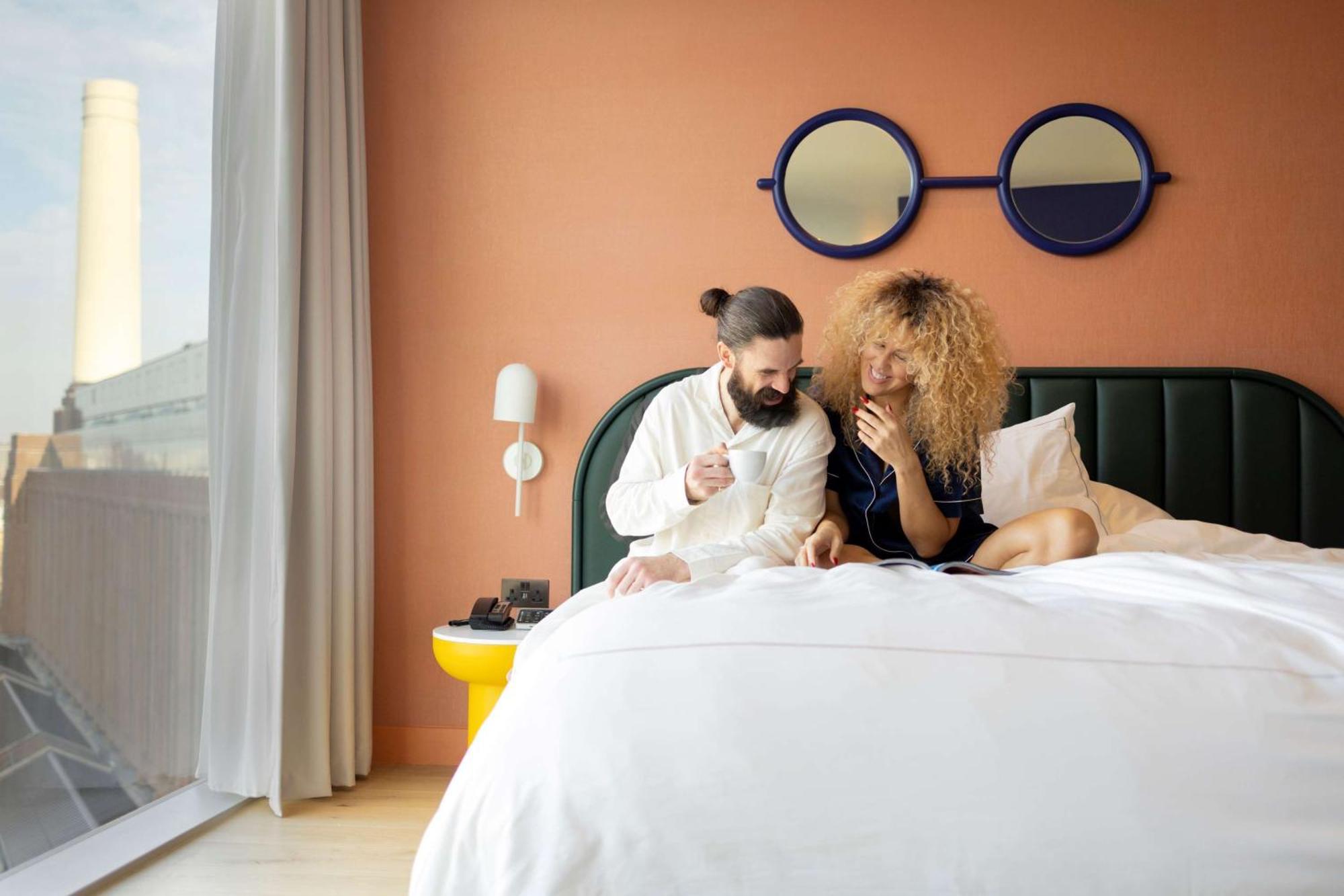 Art'Otel London Battersea Power Station, Powered By Radisson Hotels Екстер'єр фото A room at the hotel